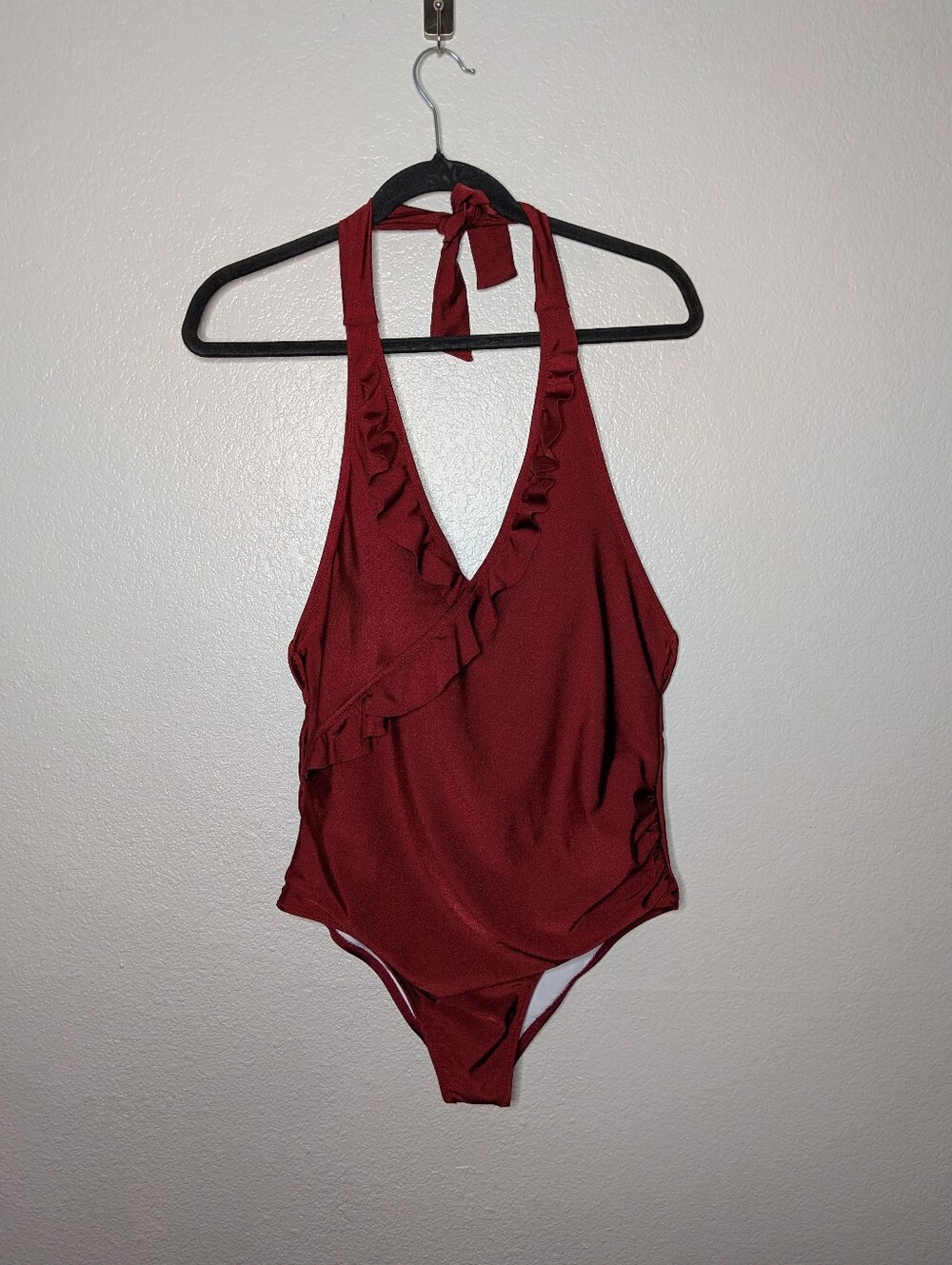 New Cupshe Halter Ruffle Summer Beach Vacation One Piece Red Swimsuit L NWT